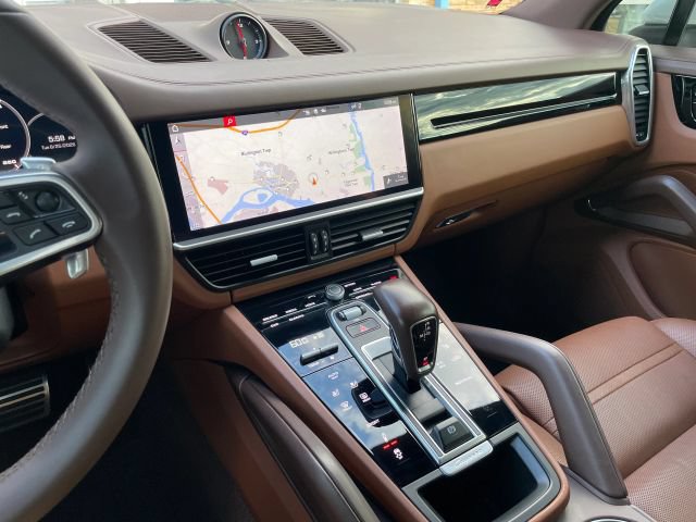 Used 2020 Porsche Cayenne S AWD/4WD image 35