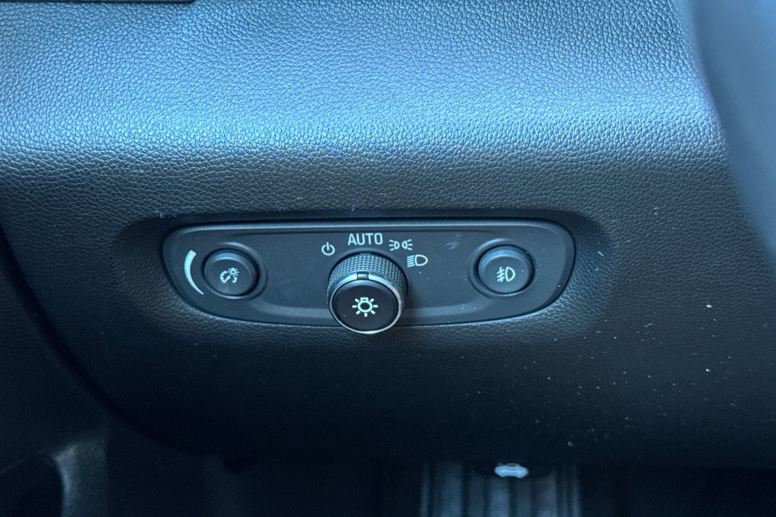 Used 2020 Chevrolet Traverse LT w/ LPO, Blackout Package image 44