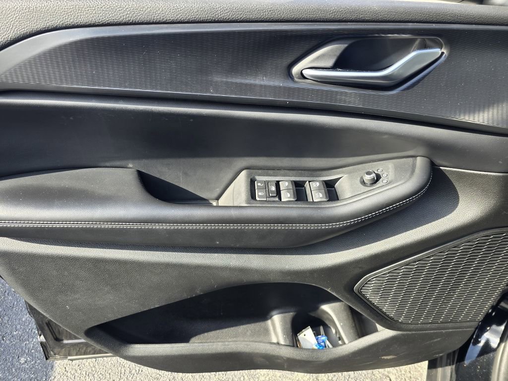 Used 2023 Jeep Grand Cherokee Laredo X image 17