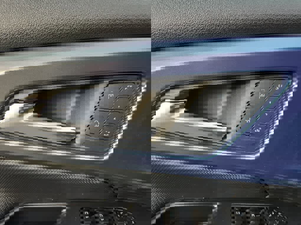 New 2026 Chevrolet Equinox EV LT image 14