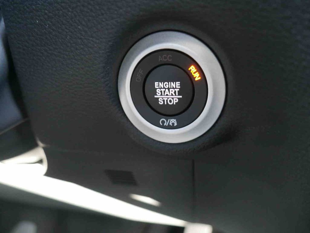 New 2026 Chrysler Pacifica Select image 31