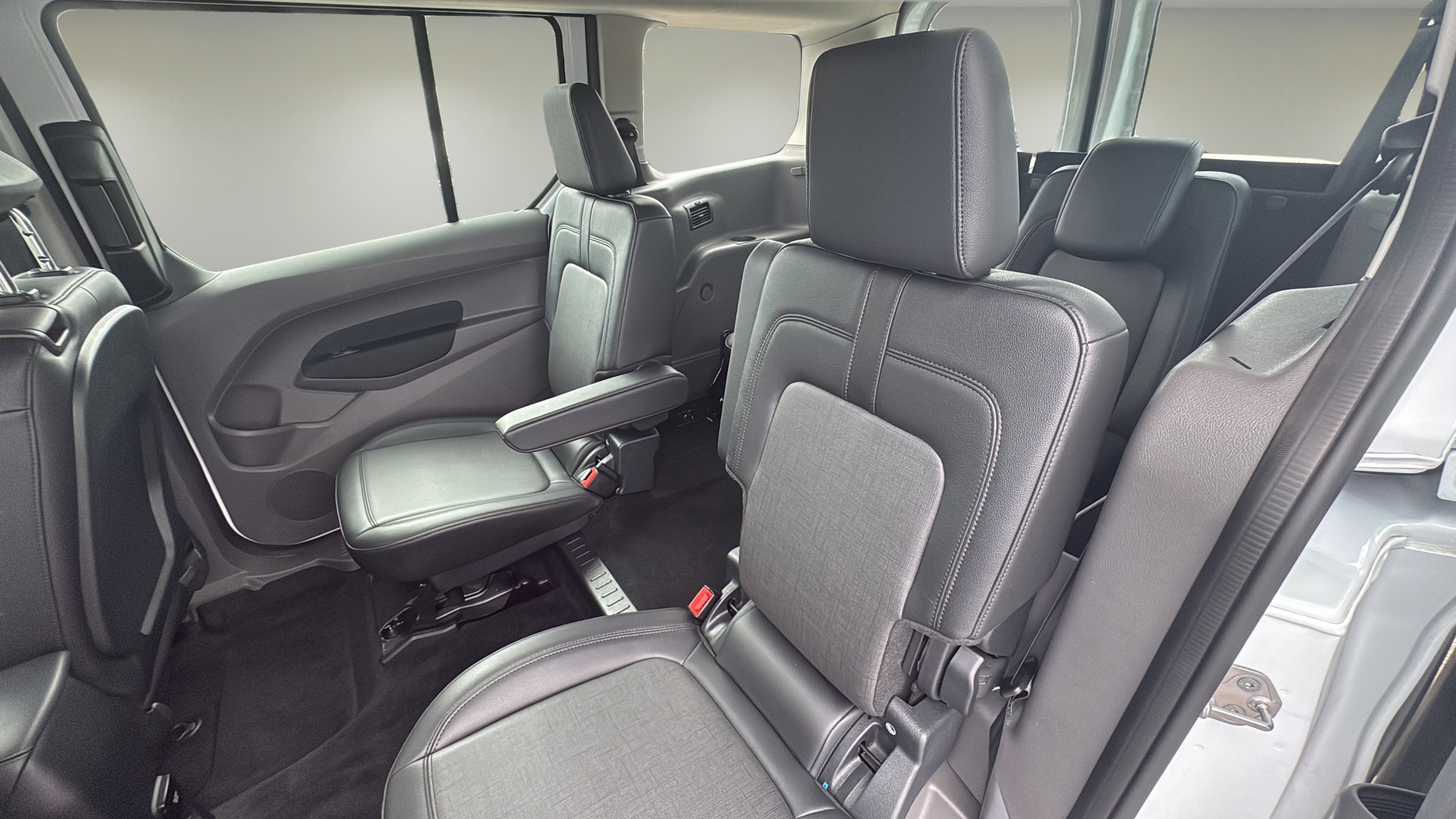 Used 2023 Ford Transit Connect XL image 14
