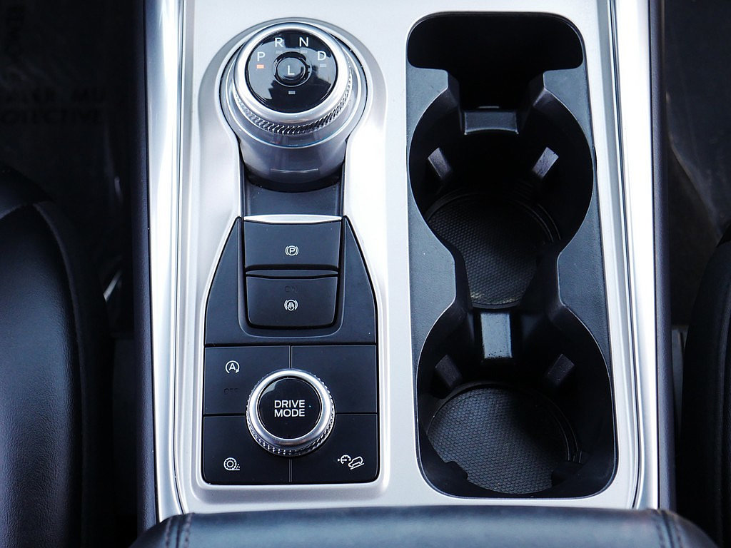 Used 2024 Ford Explorer Platinum w/ Technology Package AWD/4WD image 25