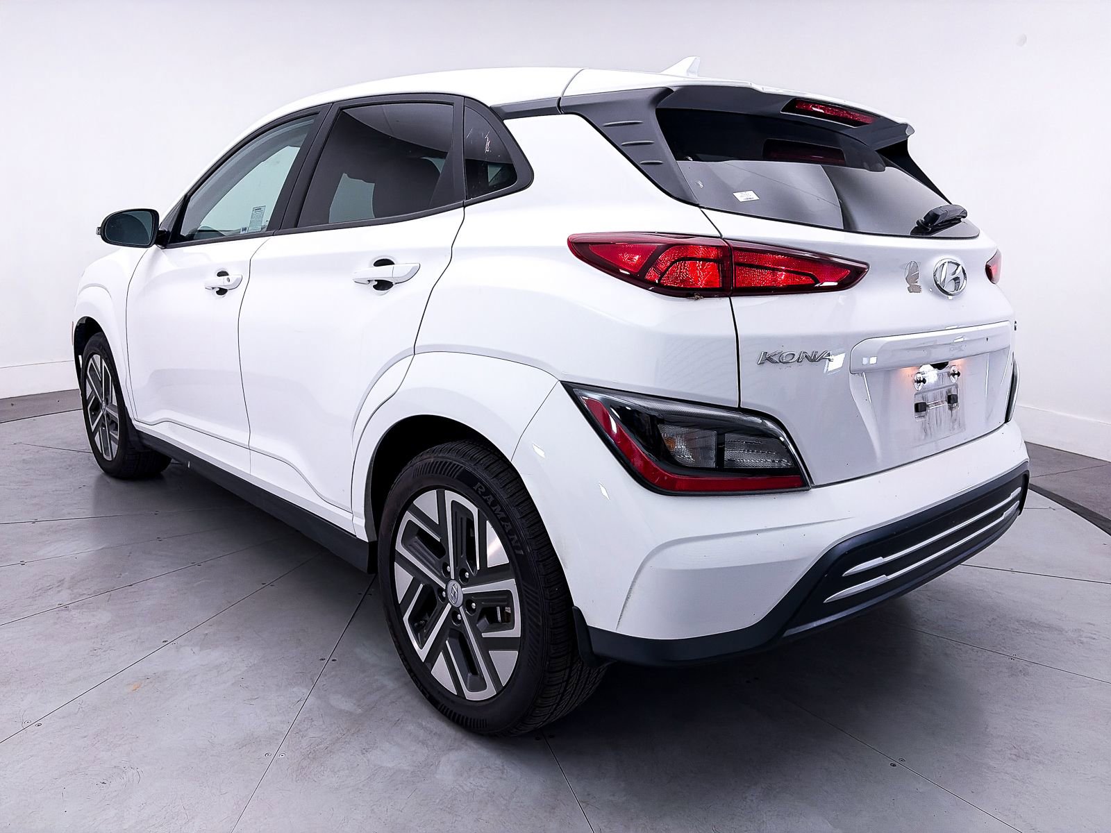 Used 2023 Hyundai Kona SEL FWD image 14