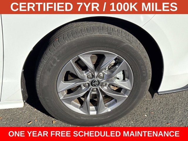 Used 2026 Toyota Sienna LE FWD image 7