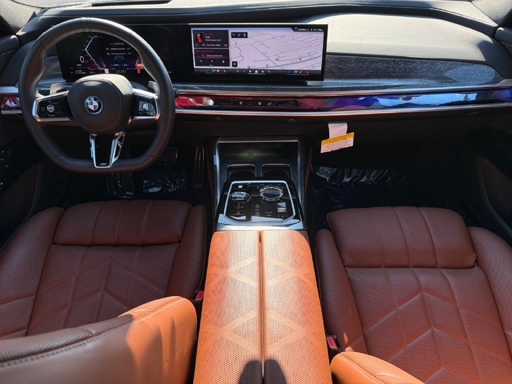 Certified 2026 BMW 750e xDrive AWD/4WD image 10