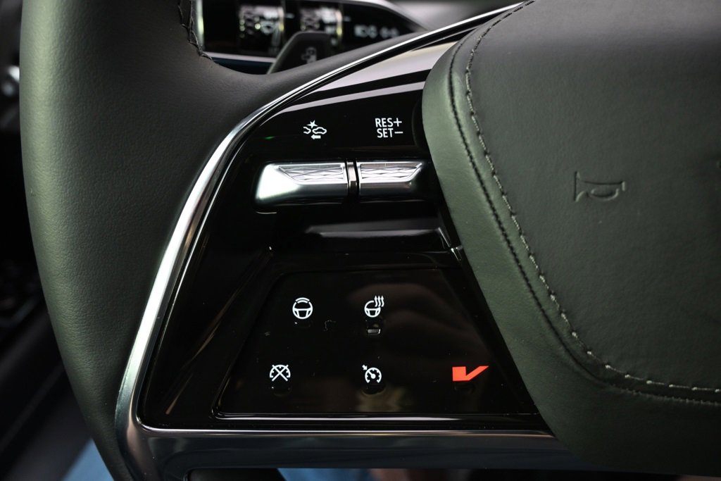 New 2026 Cadillac Vistiq Platinum image 34