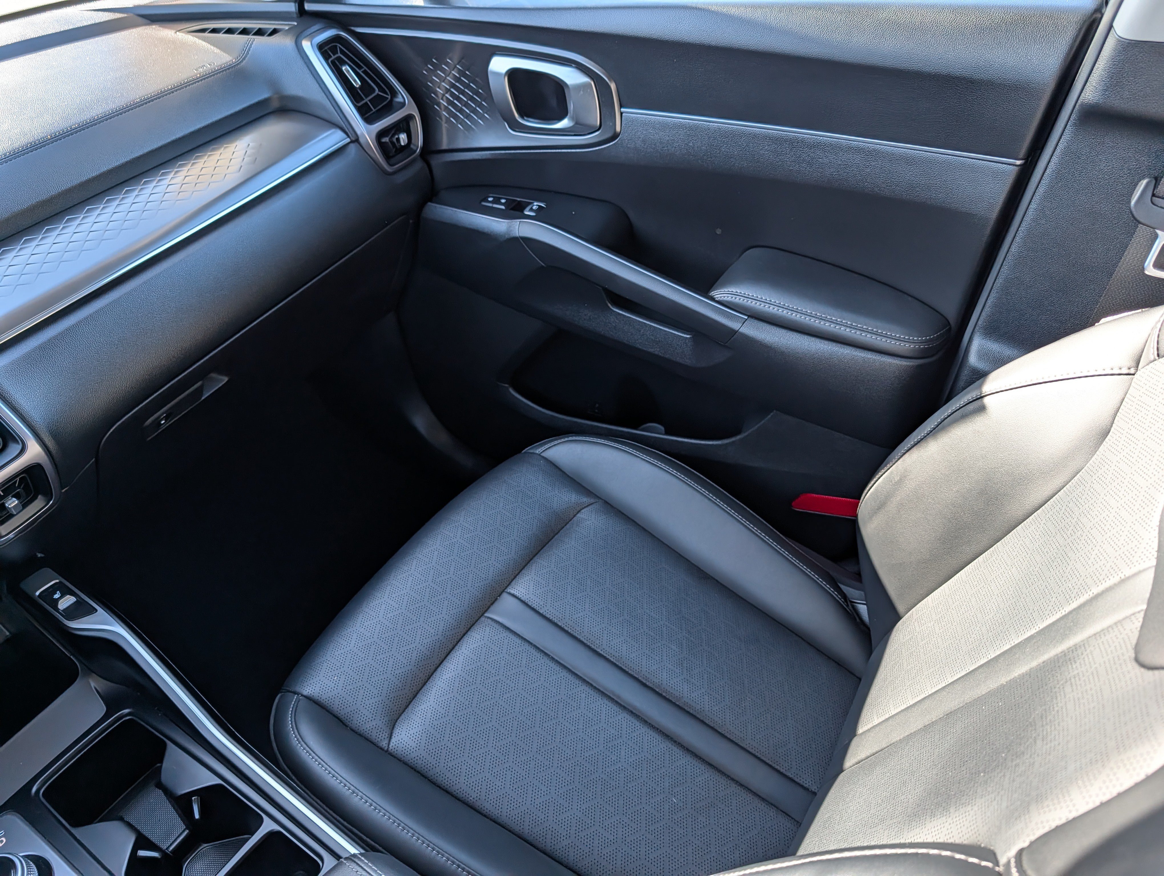 Certified 2023 Kia Sorento EX FWD image 11