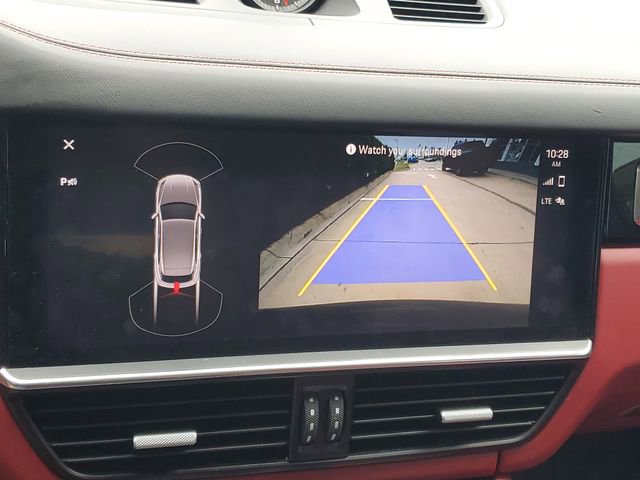 Used 2022 Porsche Cayenne Platinum Edition image 29