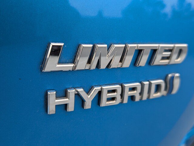Used 2017 Toyota RAV4 Limited AWD/4WD image 32