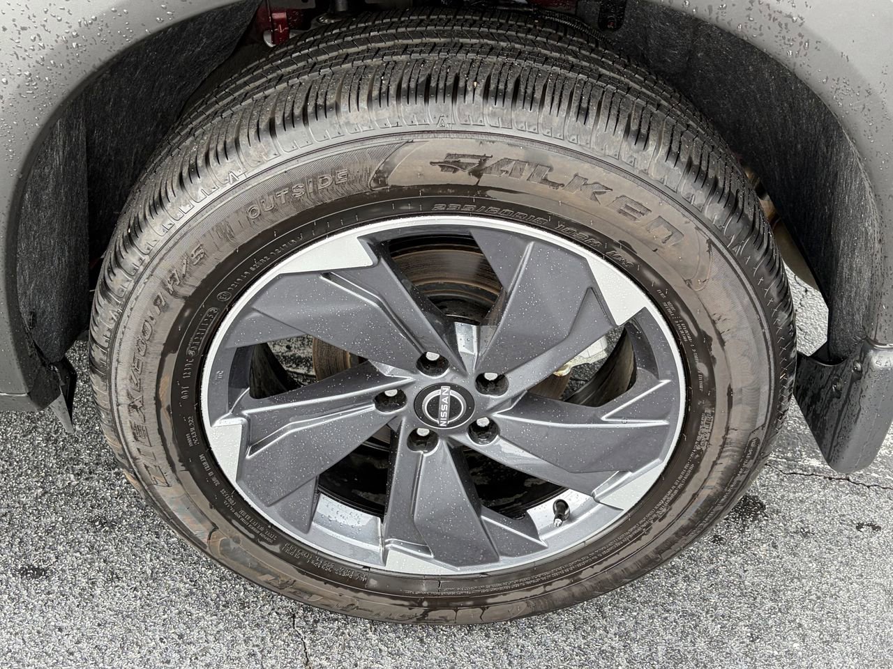 Certified 2026 Nissan Rogue SV FWD image 9