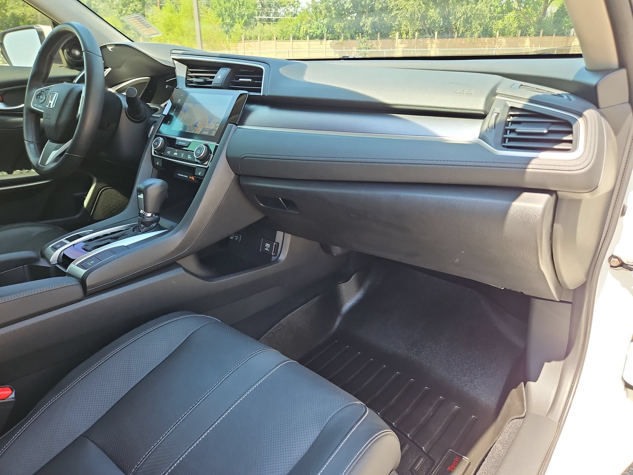 Used 2018 Honda Civic Touring image 28