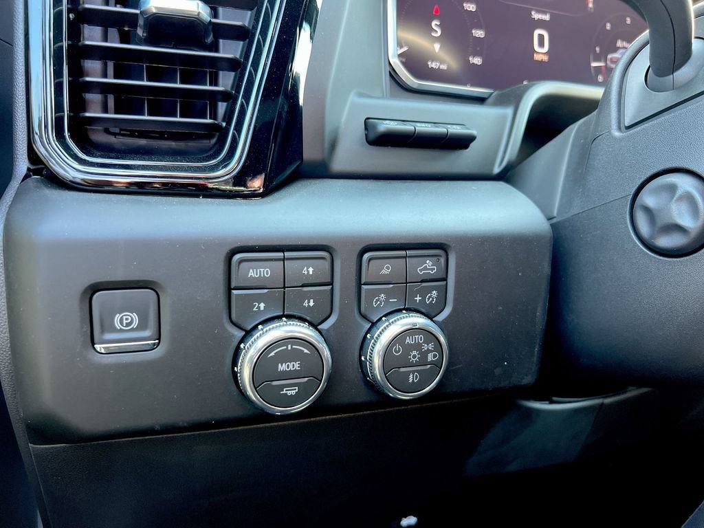 New 2026 GMC Sierra 1500 AT4 w/ AT4 Premium Package AWD/4WD image 16