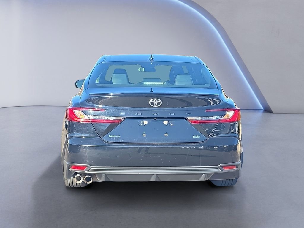 Used 2025 Toyota Camry SE image 4
