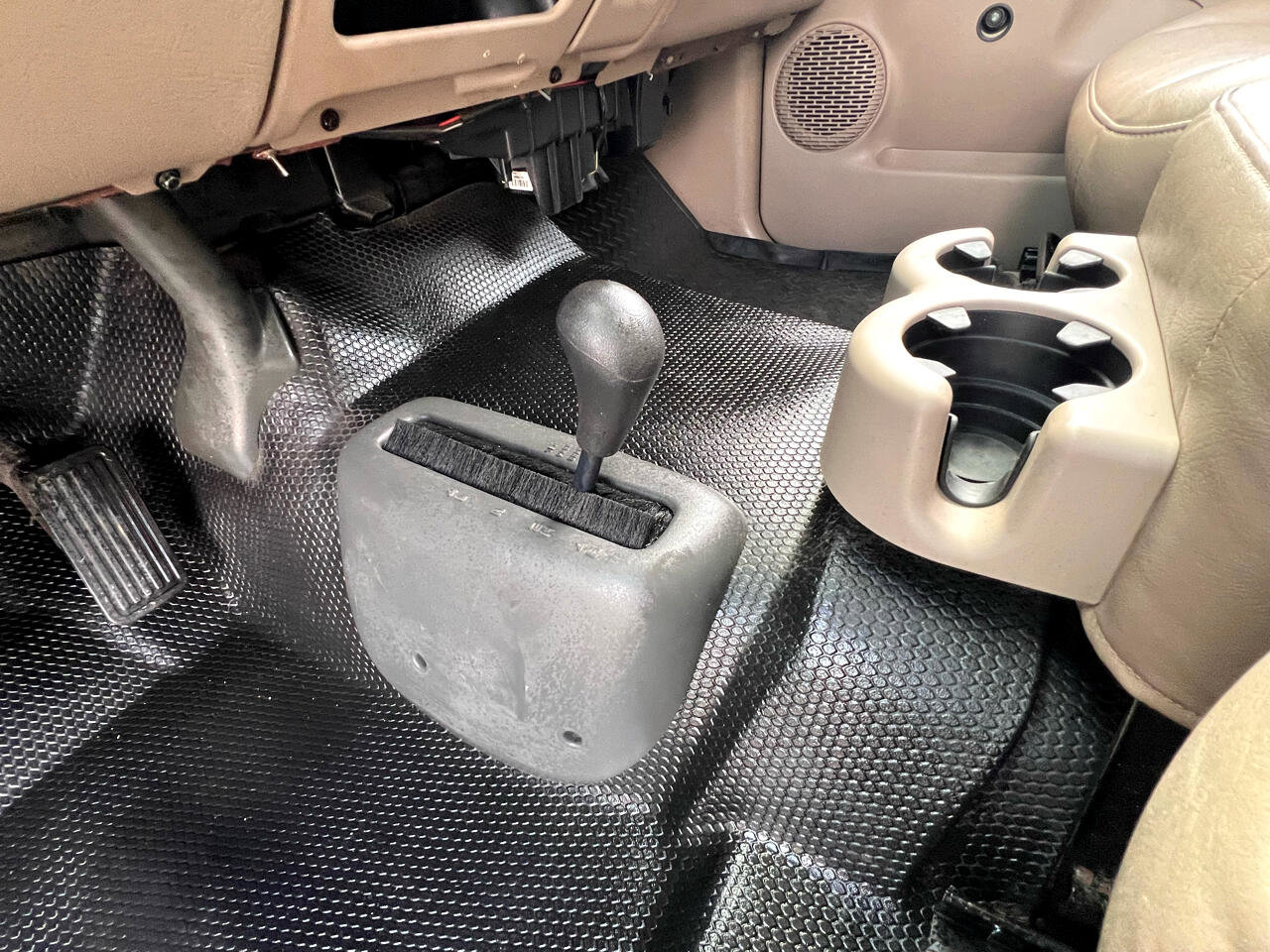 Used 2004 Chevrolet Silverado 2500 W/T image 47