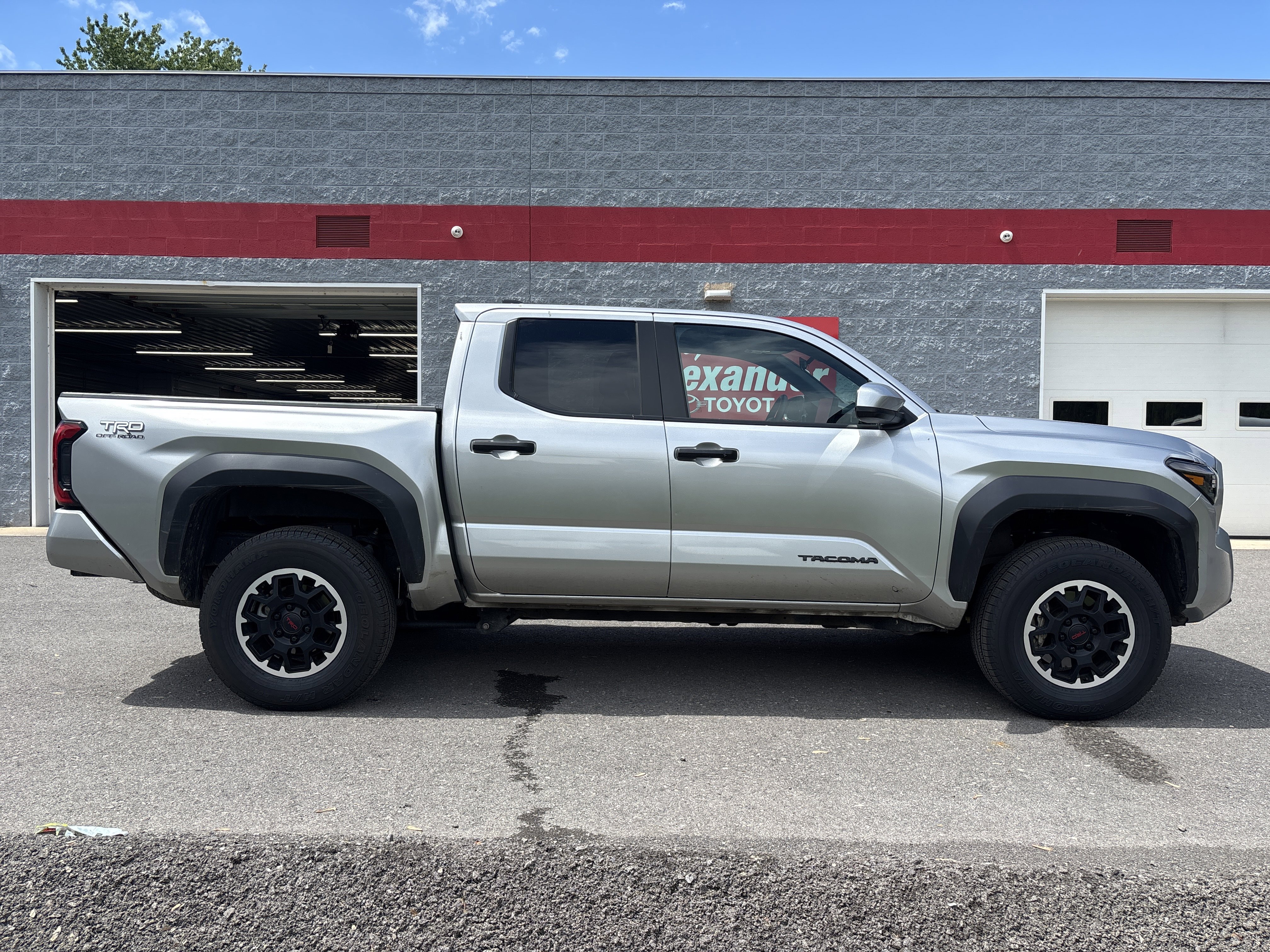 Used 2024 Toyota Tacoma TRD Off-Road AWD/4WD image 2