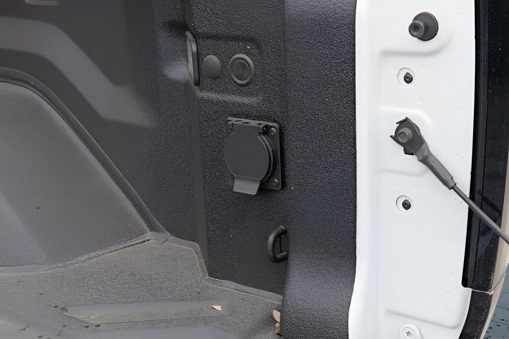 New 2026 GMC Hummer EV 4x4 Crew Cab w/ LPO, Dark Essentials Package image 28