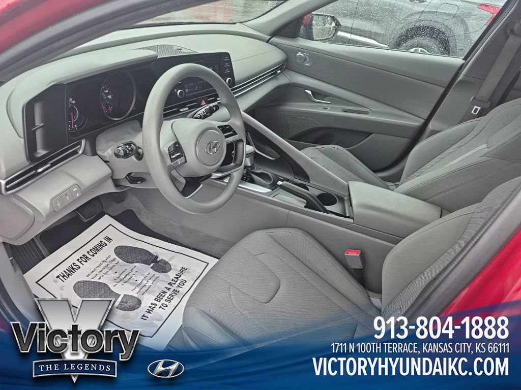 Used 2023 Hyundai Elantra SE FWD image 10