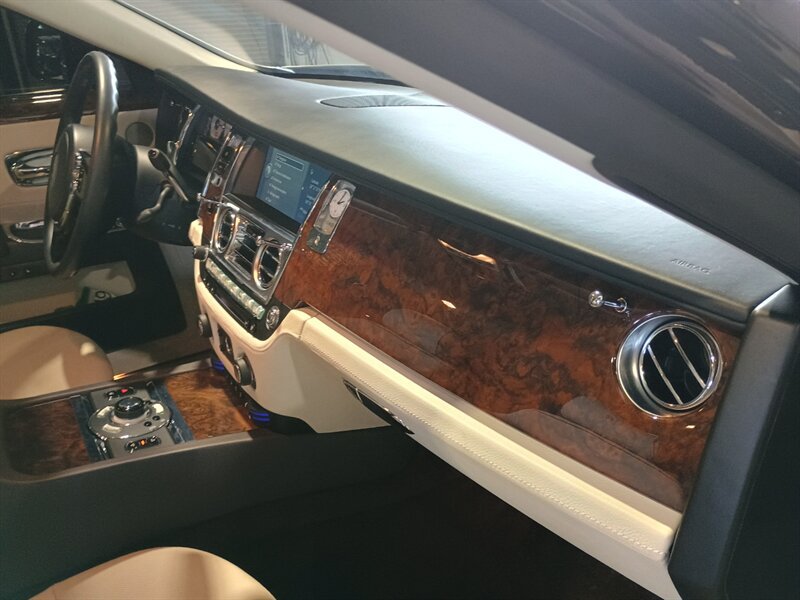 Used 2013 Rolls-Royce Ghost RWD image 46