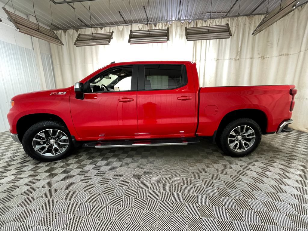 Certified 2024 Chevrolet Silverado 1500 LT AWD/4WD image 15