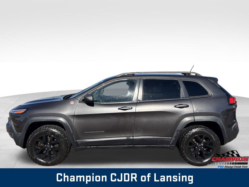 Used 2016 Jeep Cherokee Trailhawk w/ Cold Weather Group AWD/4WD image 4