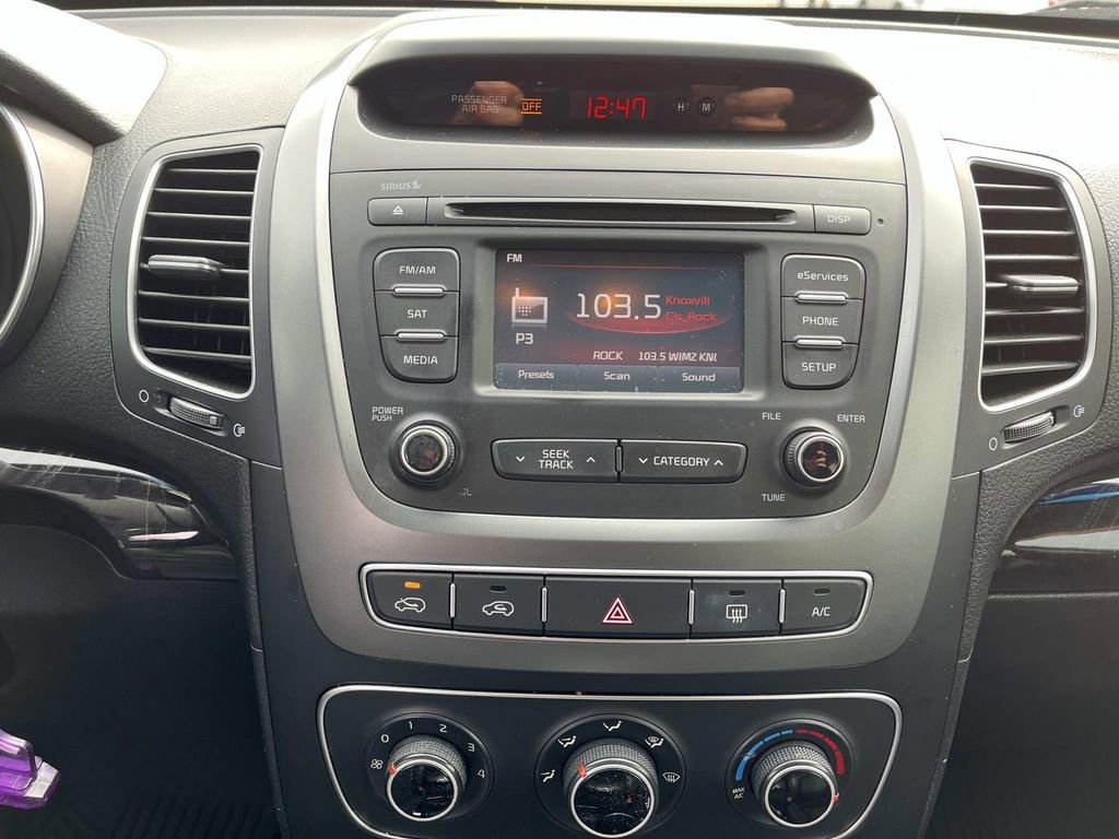 Used 2015 Kia Sorento LX image 14