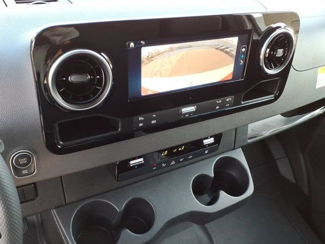 New 2025 Mercedes-Benz eSprinter 170 Cargo image 6