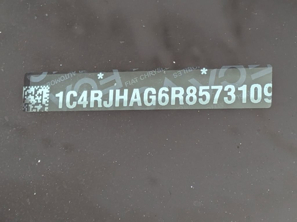 Certified 2024 Jeep Grand Cherokee Altitude image 31