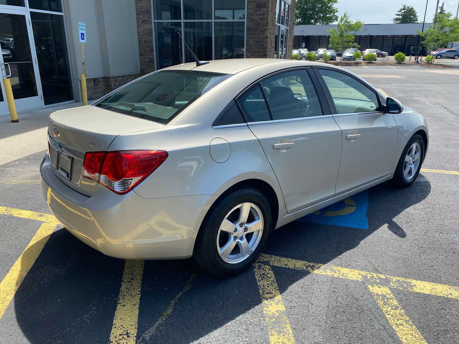 Used 2013 Chevrolet Cruze LT FWD image 4