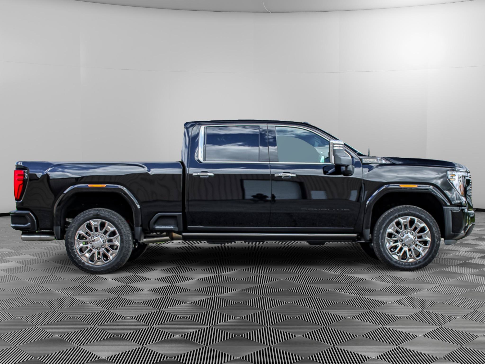 New 2026 GMC Sierra 2500 Denali Ultimate w/ LPO, Black Badging Package AWD/4WD image 2