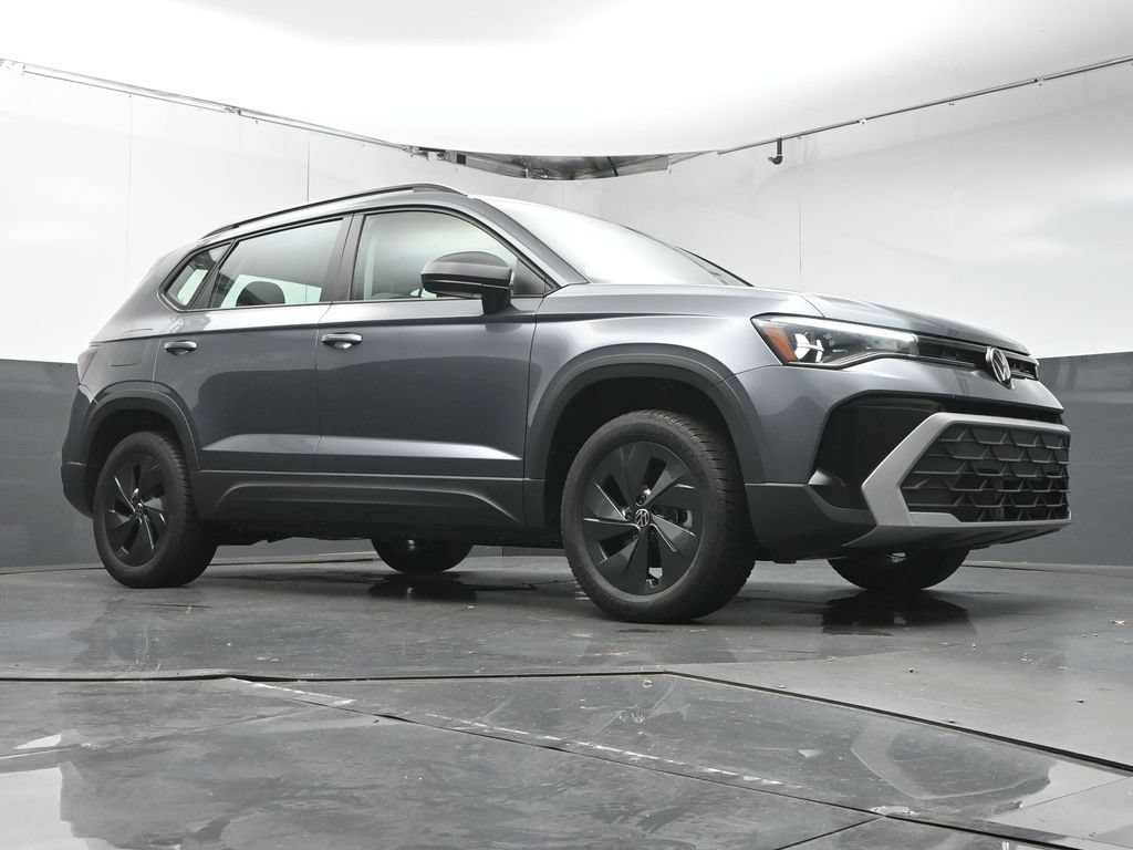 Used 2025 Volkswagen Taos SE FWD image 41