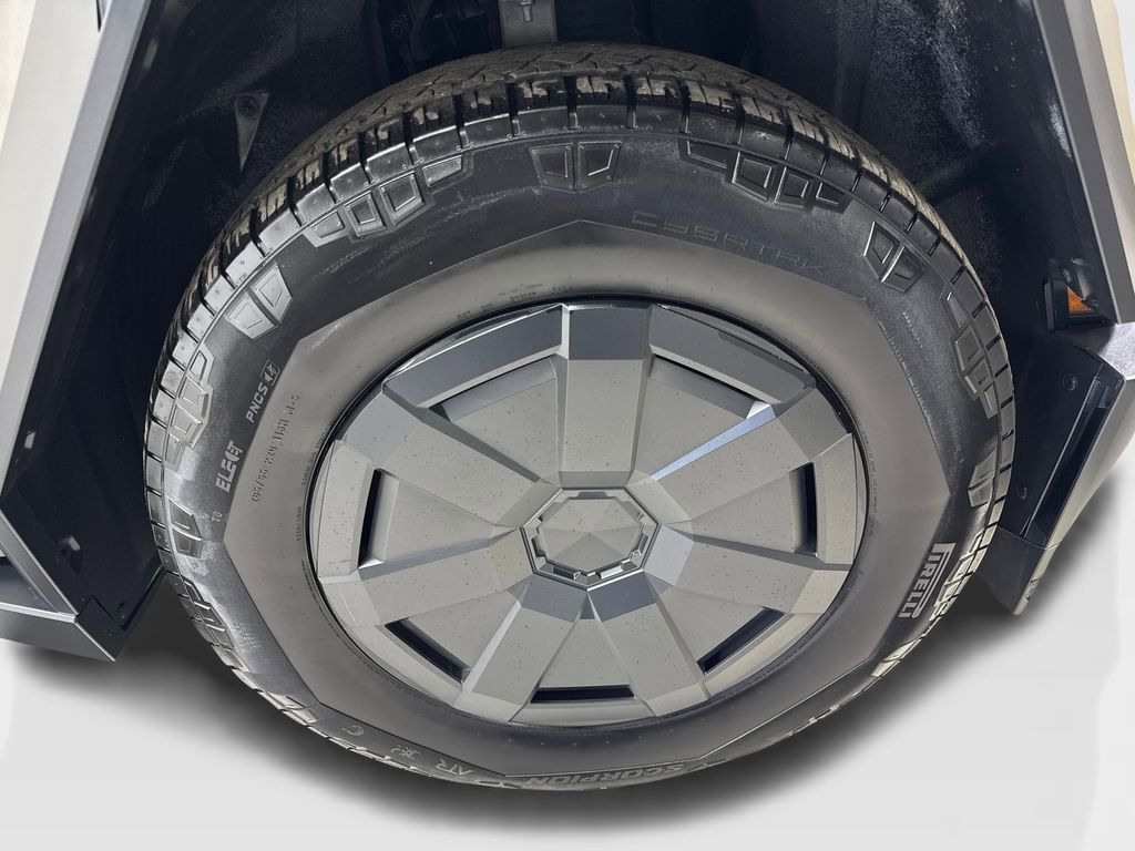 Used 2024 Tesla Cybertruck AWD Crew Cab image 75