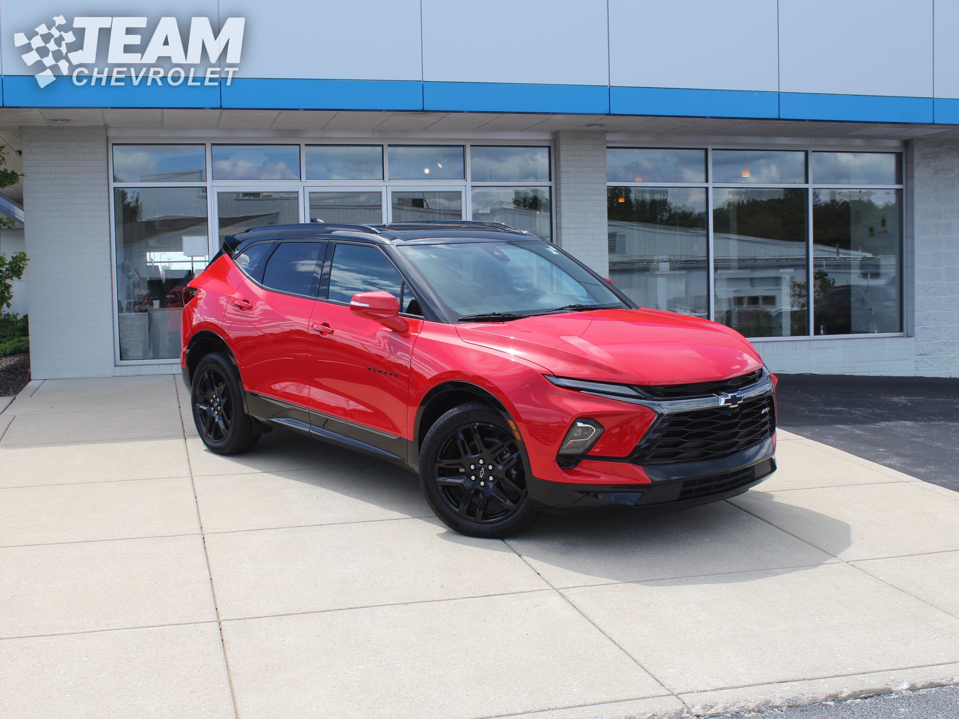 Certified 2023 Chevrolet Blazer RS w/ Driver Confidence II Package AWD/4WD image 2