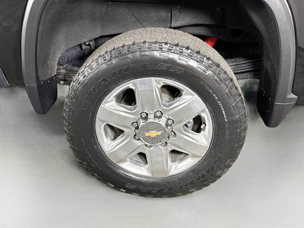 Used 2022 Chevrolet Silverado 2500 LTZ AWD/4WD image 35