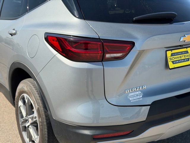 Used 2023 Chevrolet Blazer LT FWD image 9
