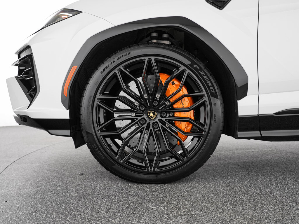 Used 2025 Lamborghini Urus SE AWD/4WD image 33