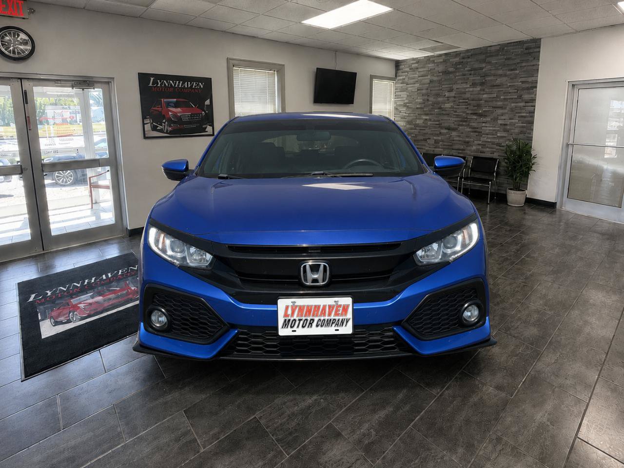 Used 2017 Honda Civic Sport image 3