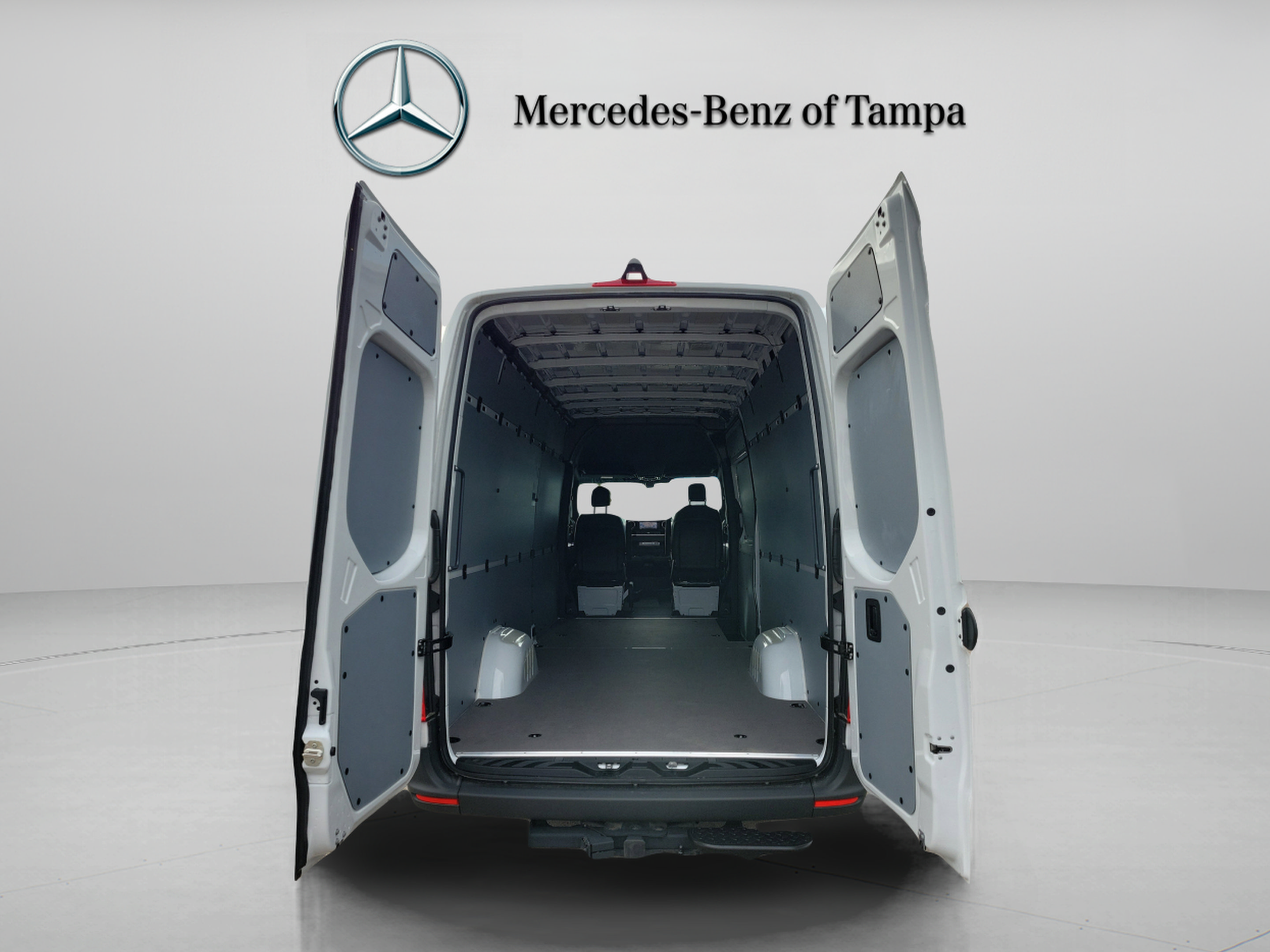 Used 2025 Mercedes-Benz Sprinter 2500 image 7