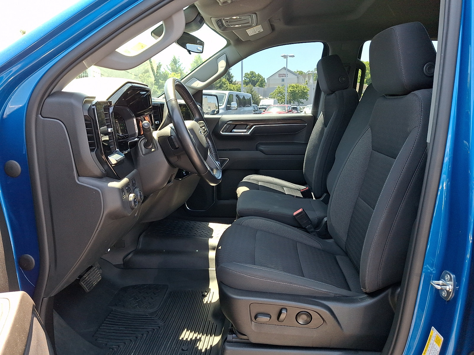 Used 2022 Chevrolet Silverado 1500 LT Trail Boss w/ Protection Package AWD/4WD image 13