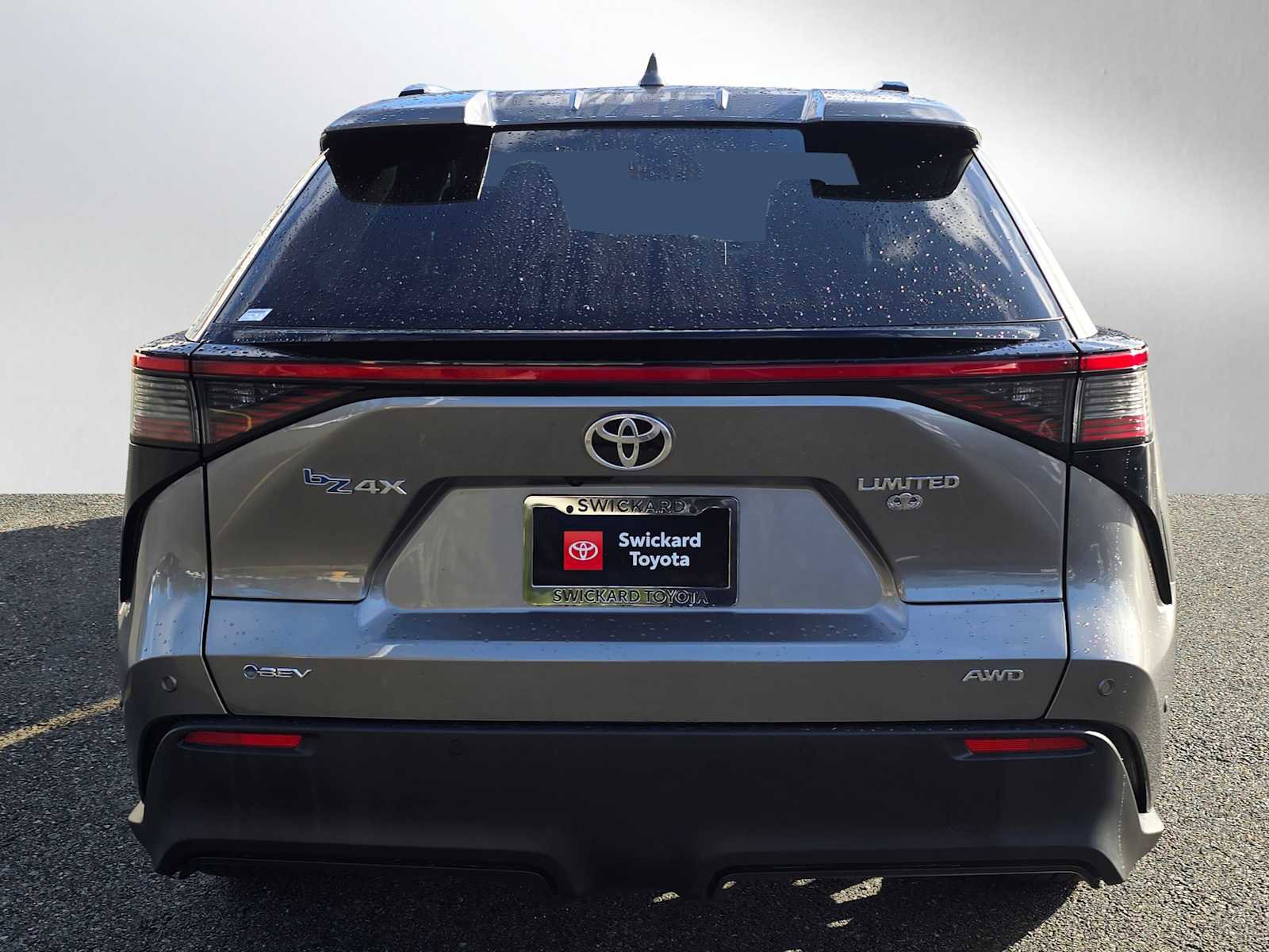 Used 2024 Toyota bZ4X Limited image 4