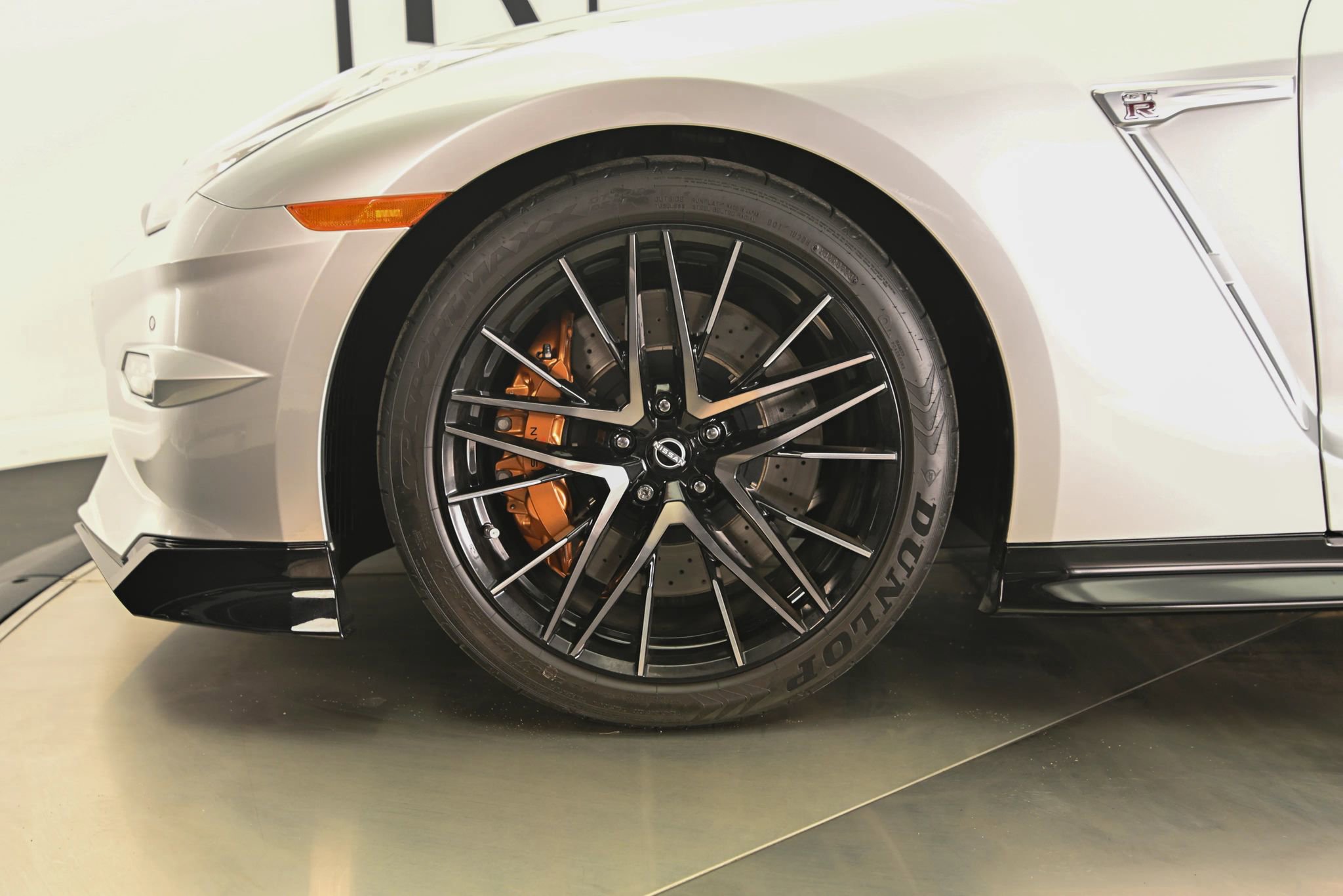 Used 2024 Nissan GT-R Premium w/ Floor Mat Package AWD/4WD image 4