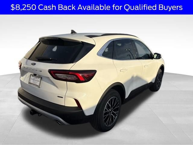 New 2026 Ford Escape SE w/ Class II Trailer Tow Package image 2