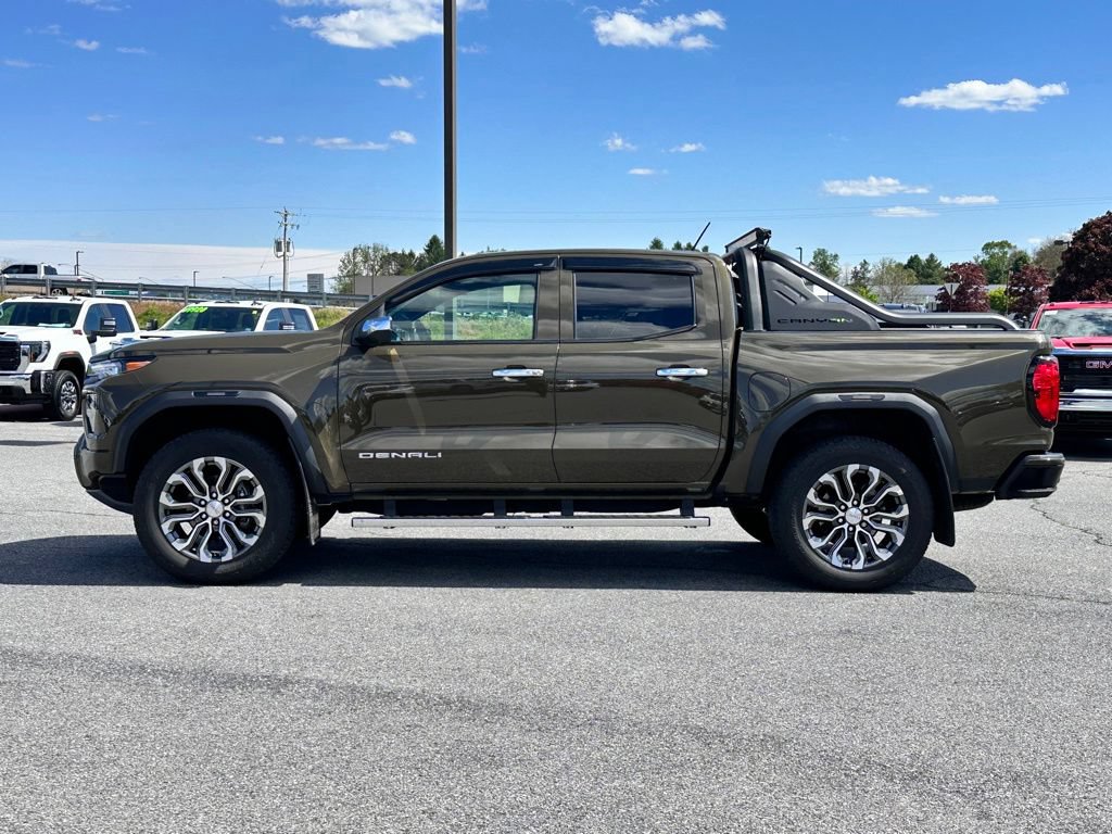 Used 2024 GMC Canyon Denali AWD/4WD image 7