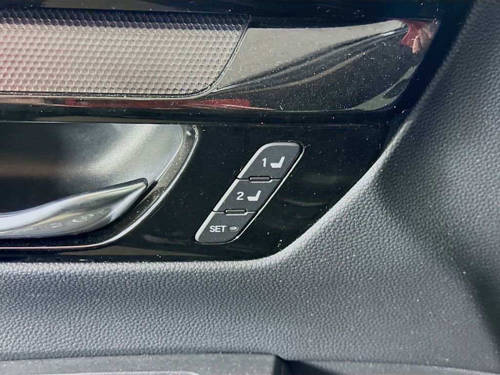 Used 2025 Honda CR-V EX-L image 21