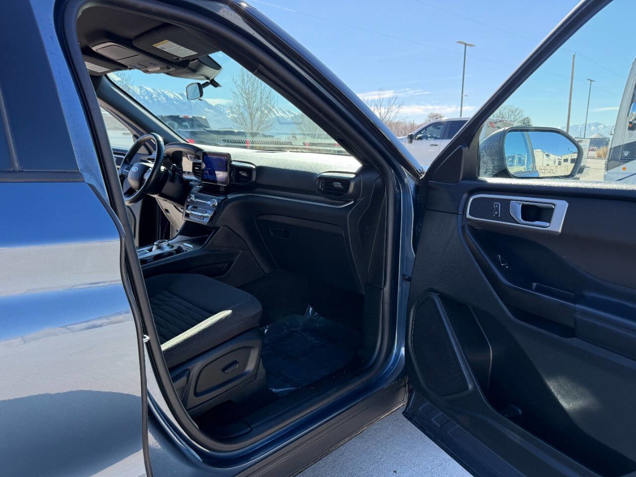 Used 2020 Ford Explorer XLT w/ Comfort Package image 27