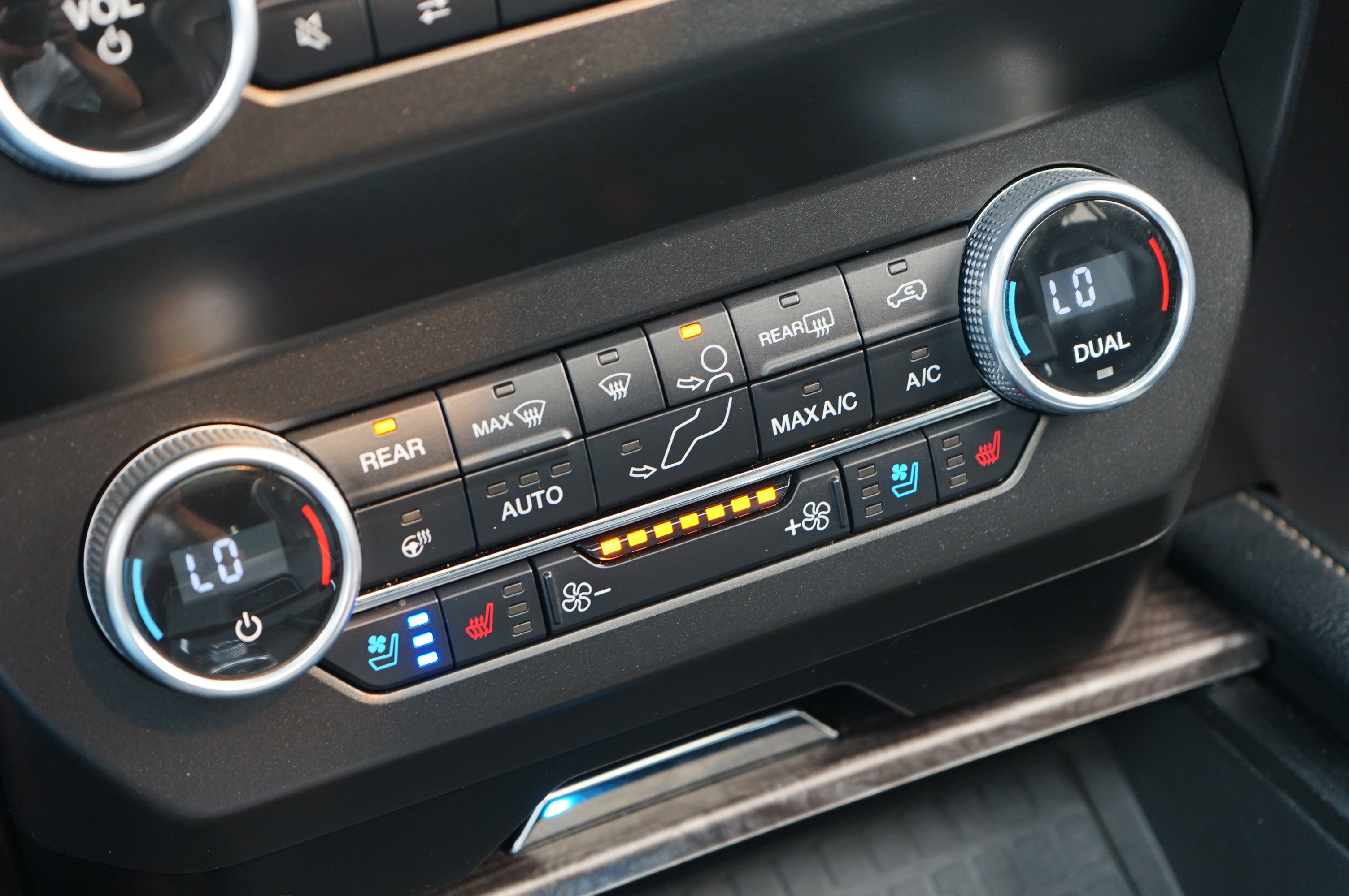 Used 2021 Ford Expedition Limited image 24