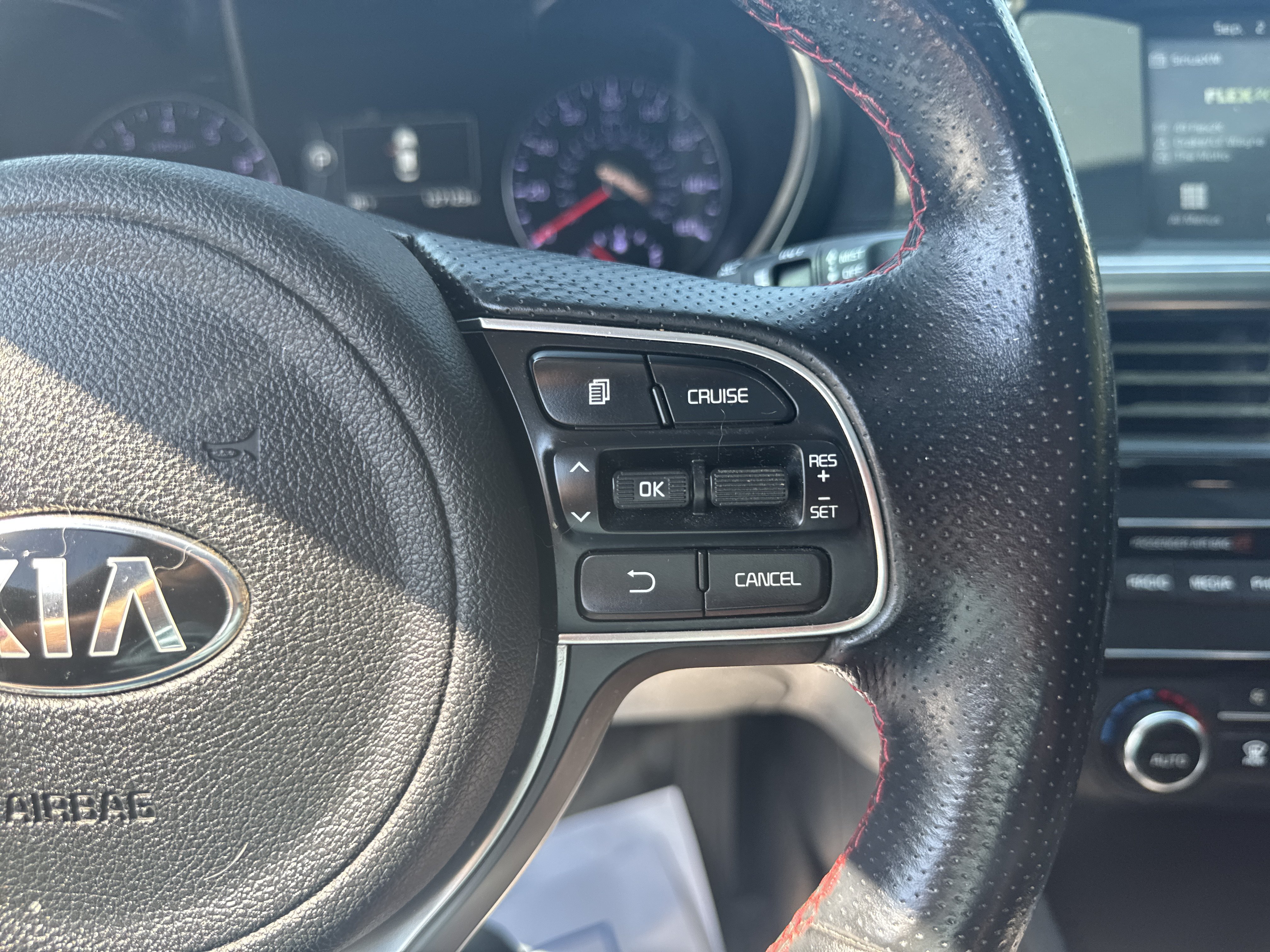 Used 2018 Kia Optima SX FWD image 14