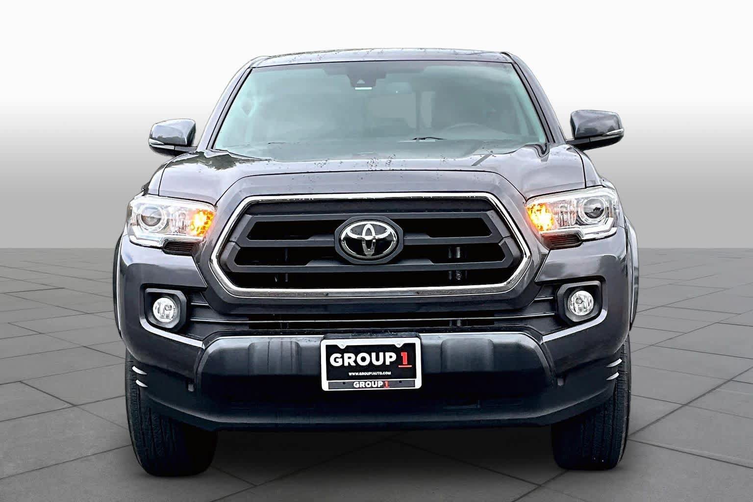 Used 2022 Toyota Tacoma SR5 w/ Technology Package AWD/4WD image 4