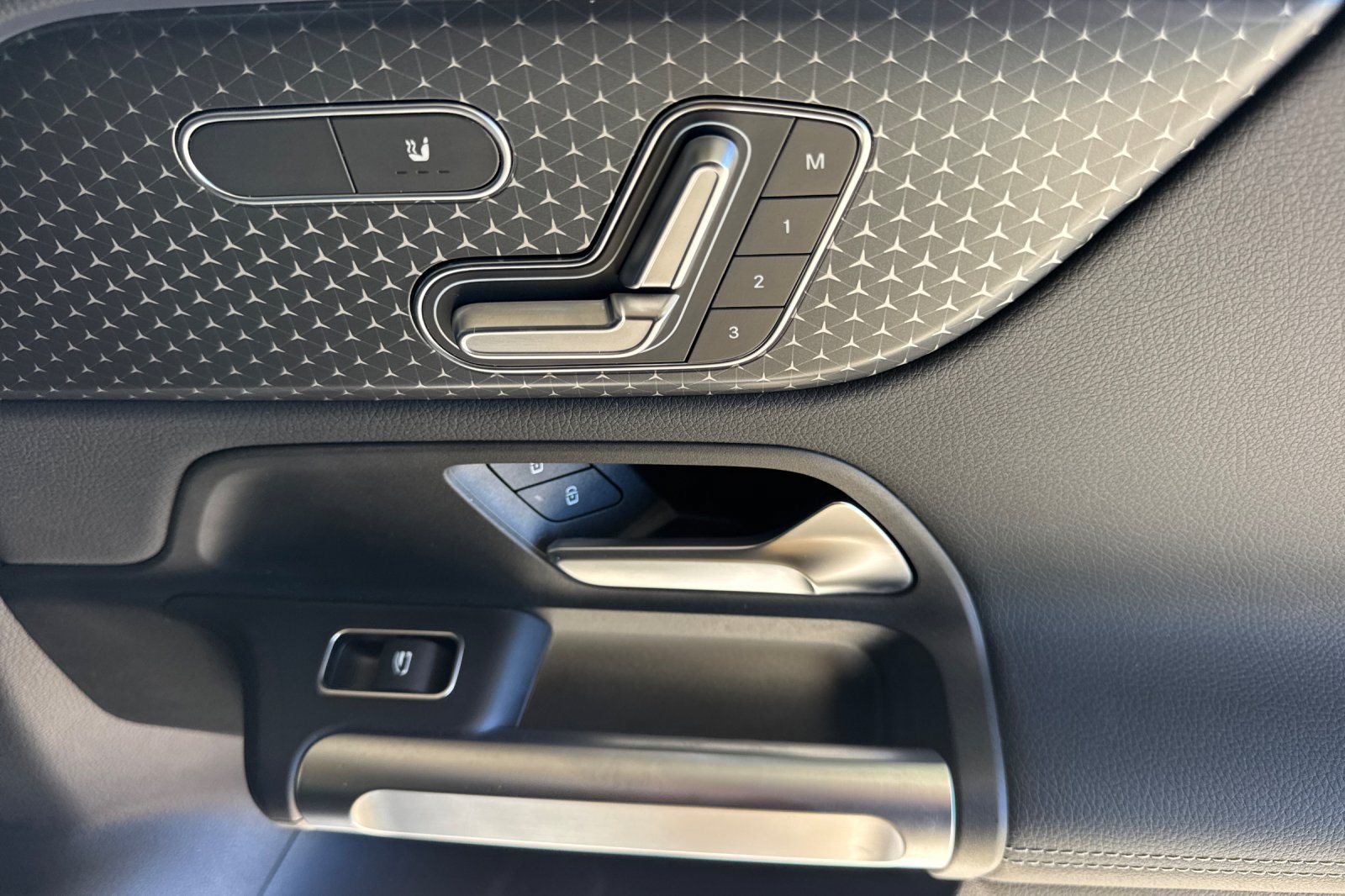 Certified 2024 Mercedes-Benz EQB 250+ image 21
