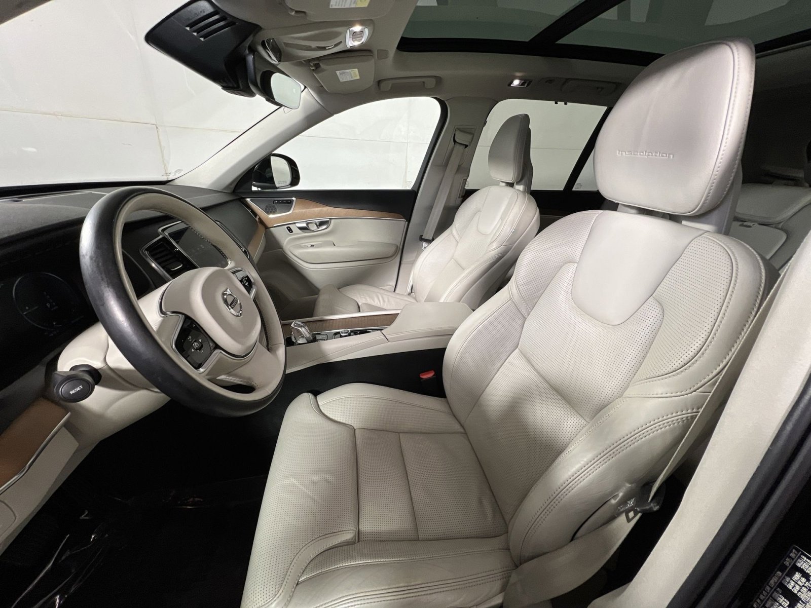 Used 2018 Volvo XC90 T8 Inscription w/ Convenience Package image 11